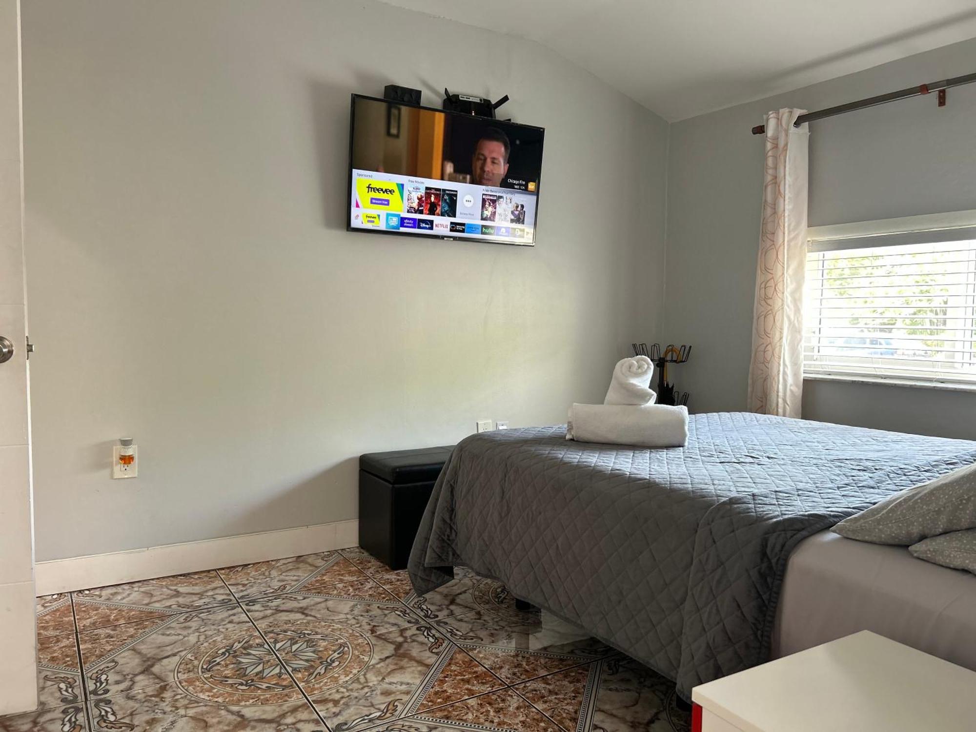 Ferienhaus Main House 3 Bed 2 Bath & 1 Bed 1 Bath