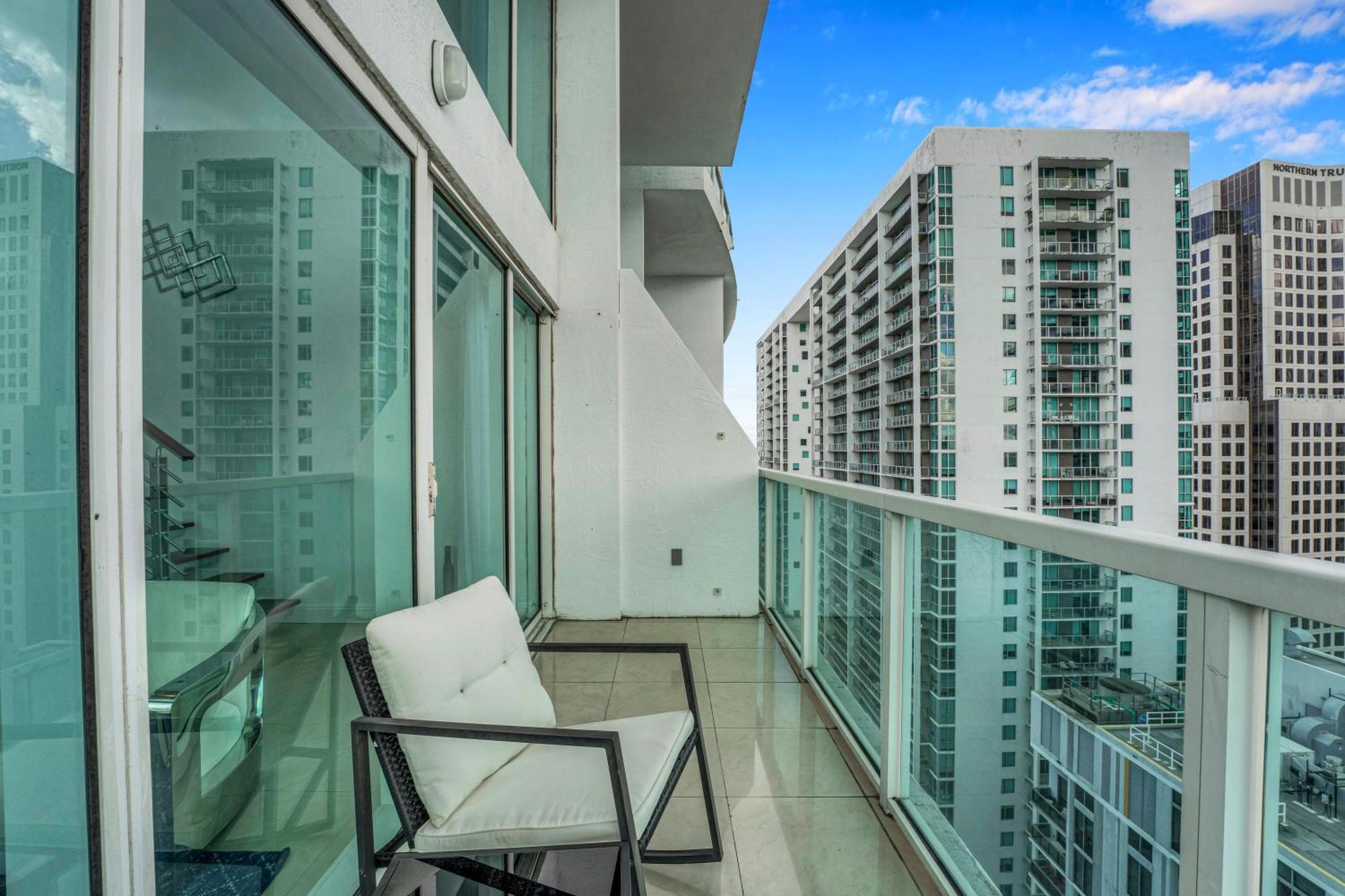 Modern 2 Story Loft 2br With Breathtaking Views Holiday home