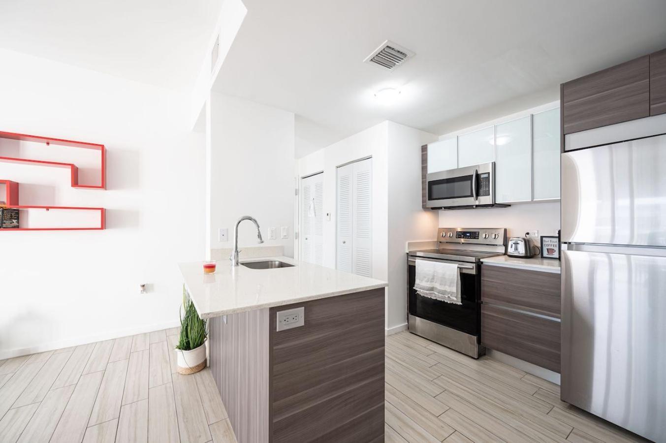 Appartement Subtle 2 Bed In Edgewater Downtown With Free Parking *