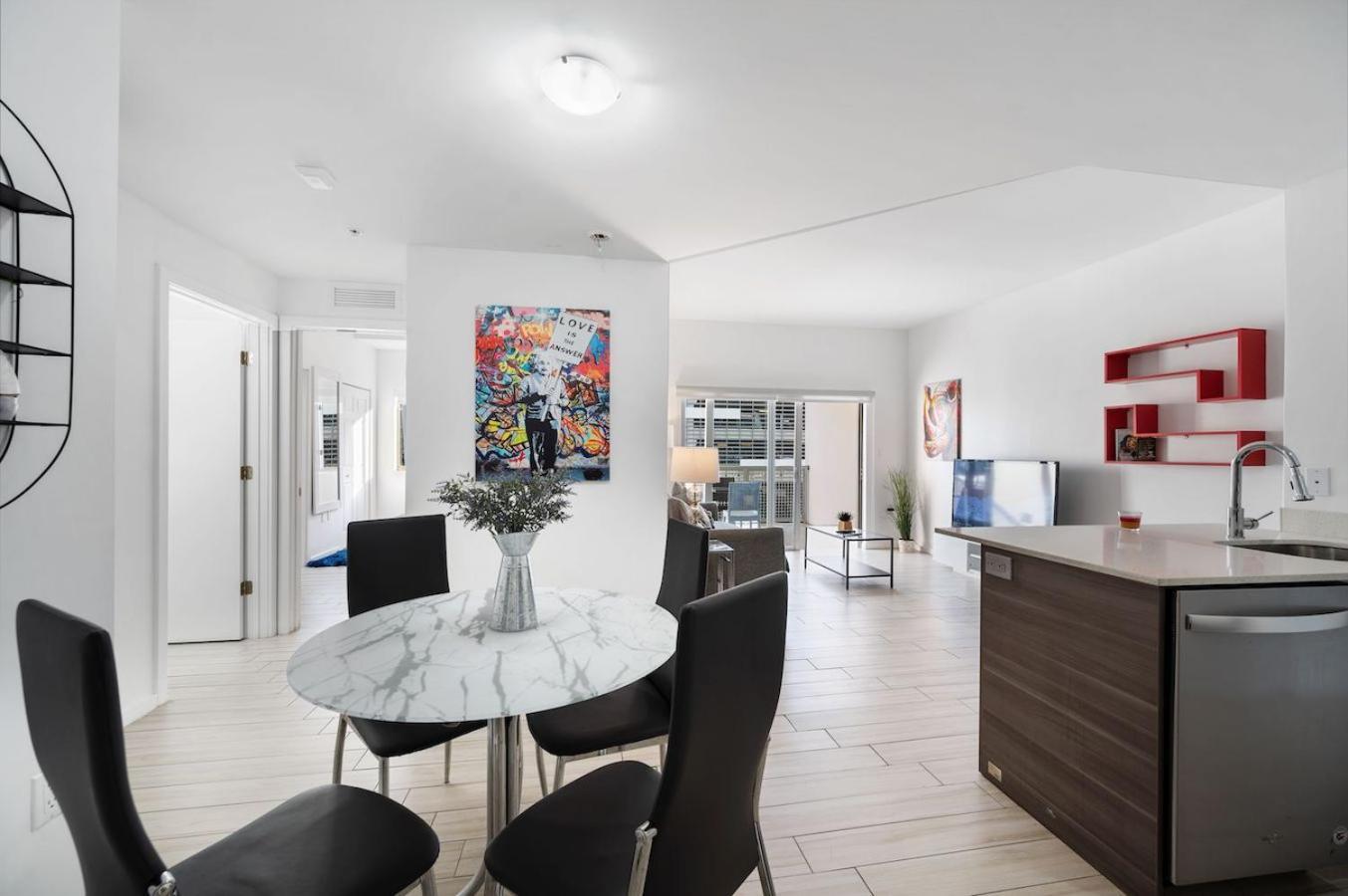 Appartement Subtle 2 Bed In Edgewater Downtown With Free Parking