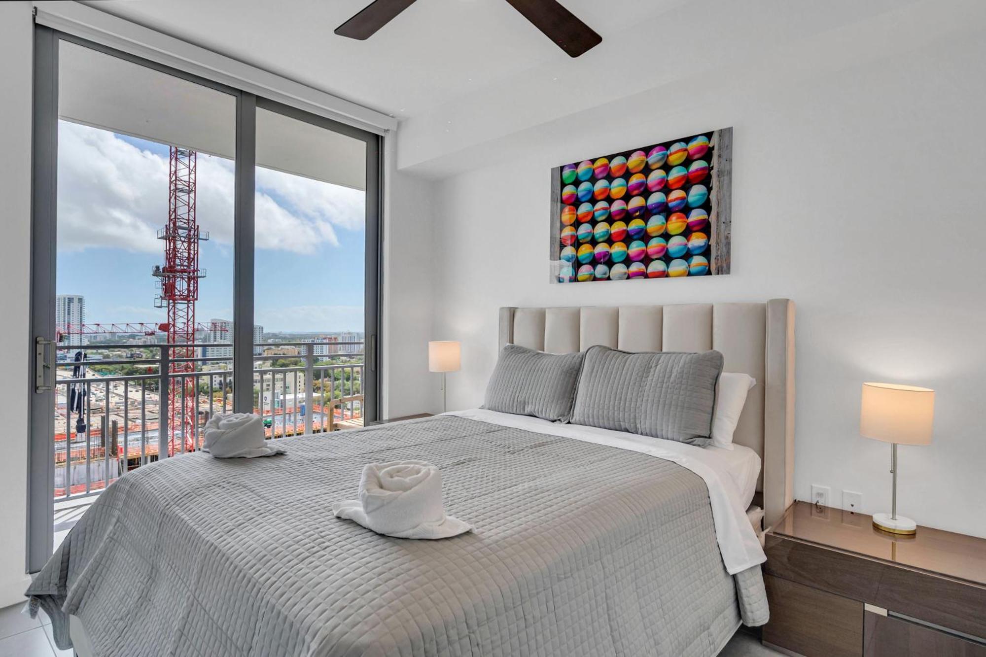 Amazing 2 Bd Downtown Mins From Brickell With Free Parking Appartement *