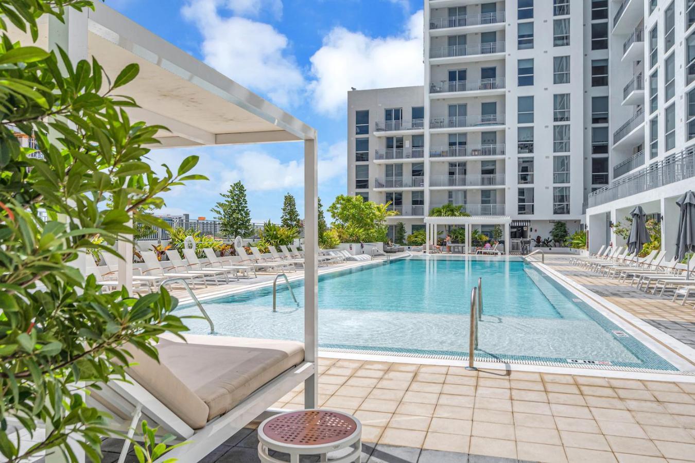 Appartement Centrally Located 2 Bed In The Heart Of Downtown With Free Parkin *