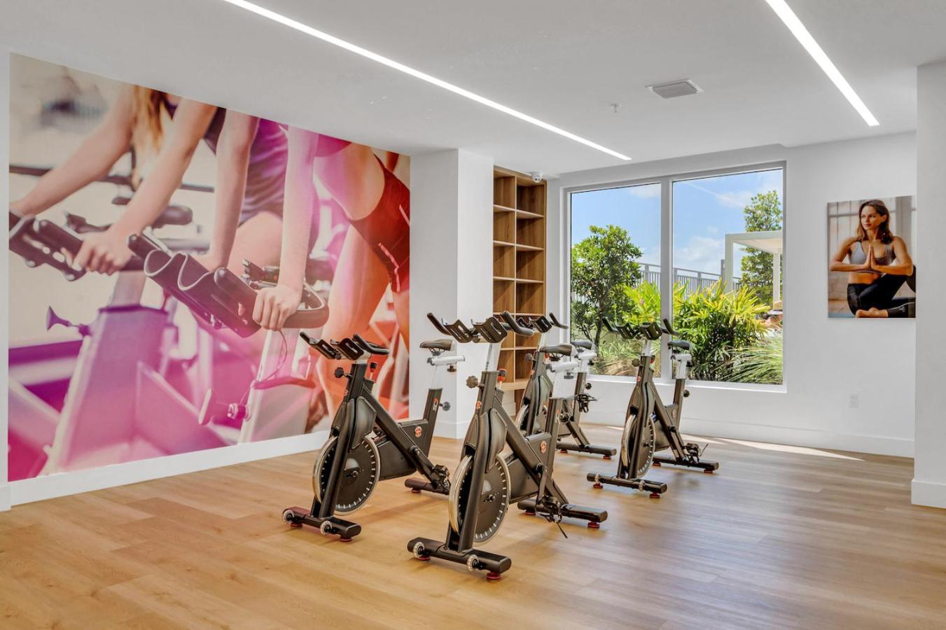 Centrally Located 2 Bed In The Heart Of Downtown With Free Parkin Appartement *