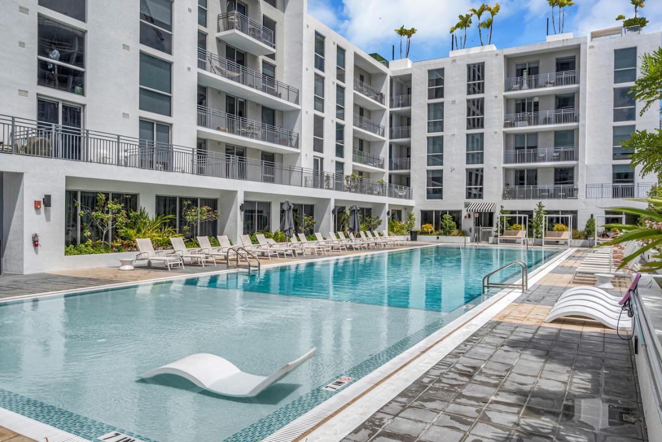 Appartement Centrally Located 2 Bed In The Heart Of Downtown With Free Parkin