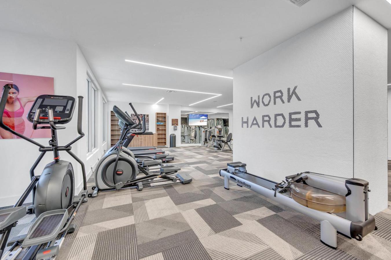 Centrally Located 2 Bed In The Heart Of Downtown With Free Parkin Appartement