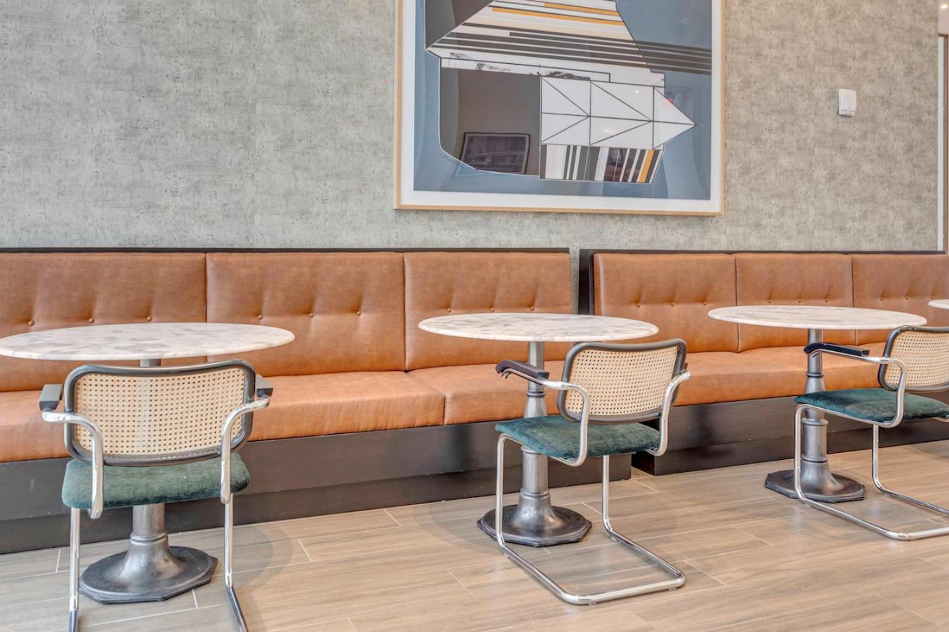 Appartement Centrally Located 2 Bed In The Heart Of Downtown With Free Parkin *