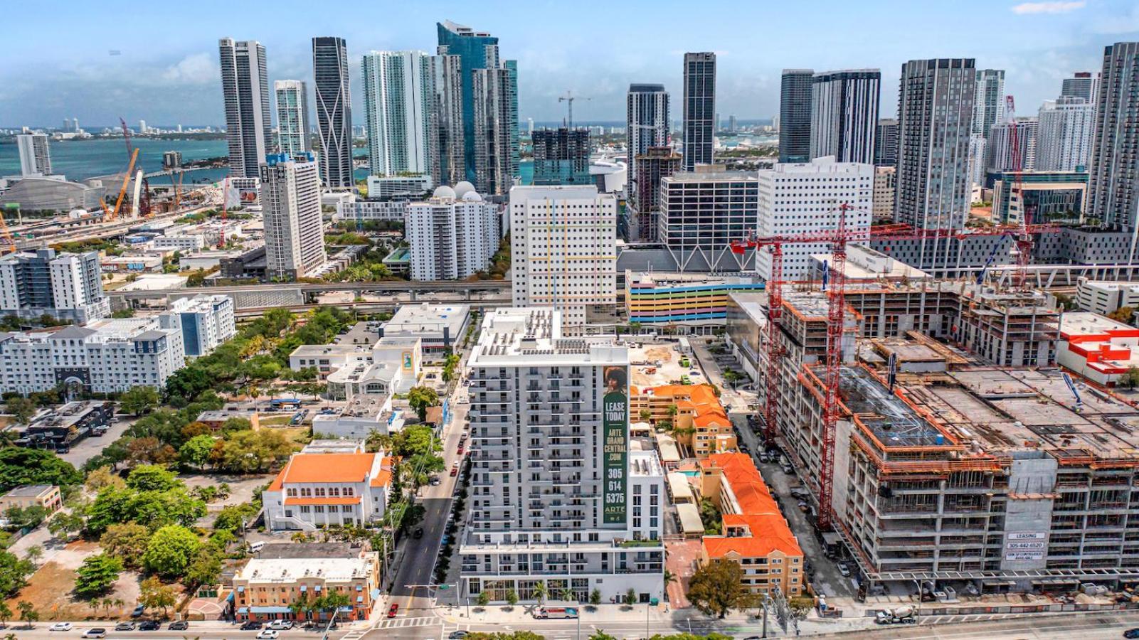 Appartement Centrally Located 2 Bed In The Heart Of Downtown With Free Parkin
