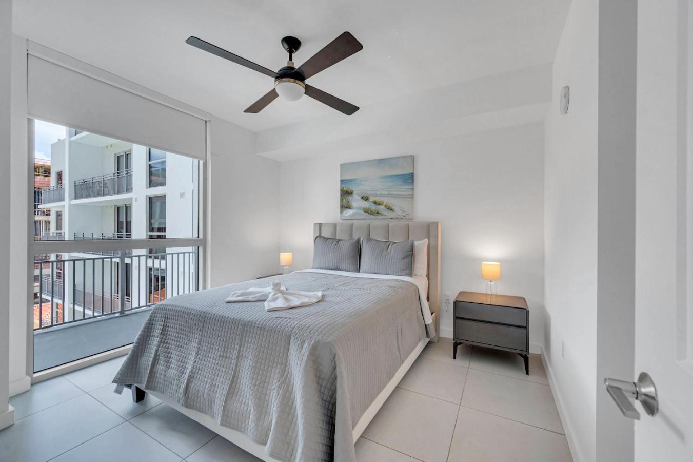 Centrally Located 2 Bed In The Heart Of Downtown With Free Parkin Appartement *