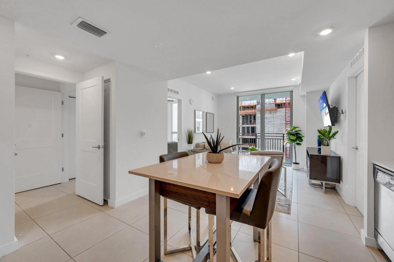 Centrally Located 2 Bed In The Heart Of Downtown With Free Parkin Appartement Miami