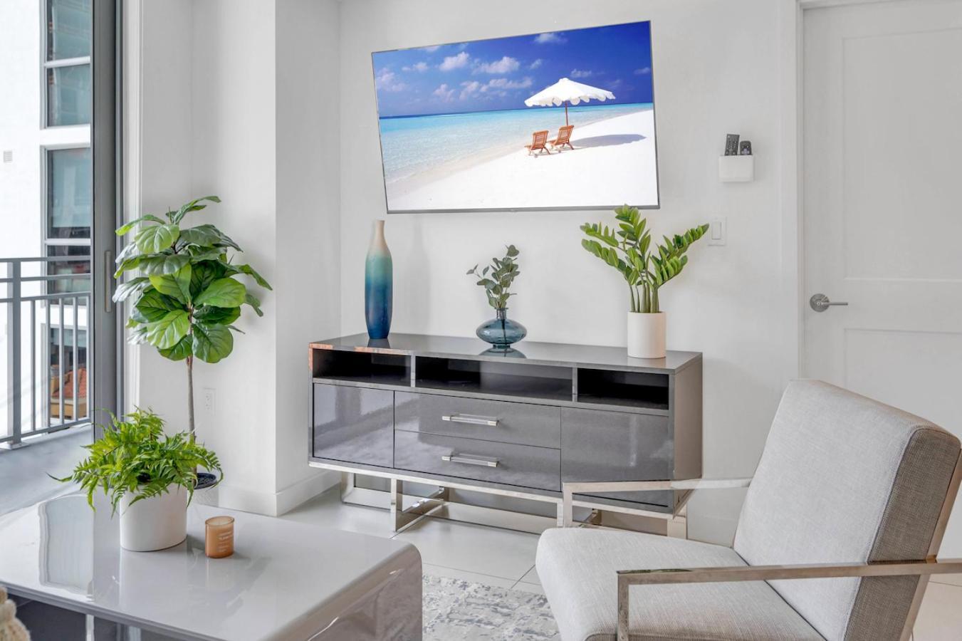 Centrally Located 2 Bed In The Heart Of Downtown With Free Parkin Appartement
