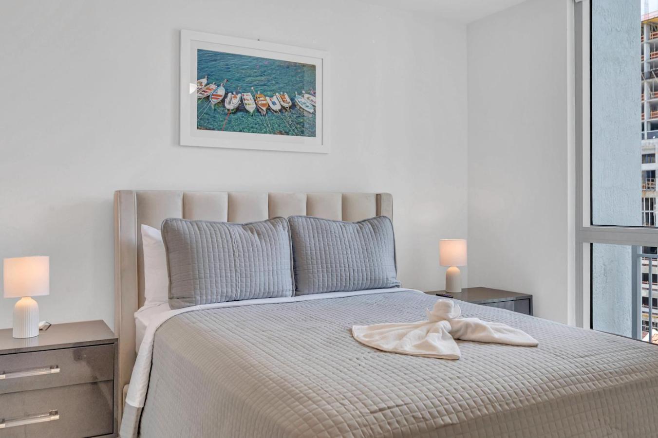 Appartement Centrally Located 2 Bed In The Heart Of Downtown With Free Parkin *