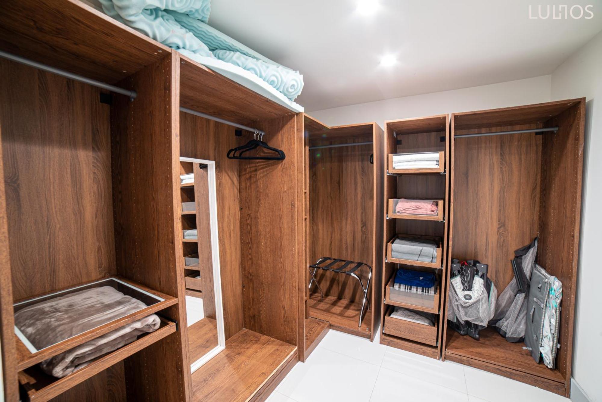 Cozy Paradise, With Heated Pool, Near Airport In L16 Holiday home