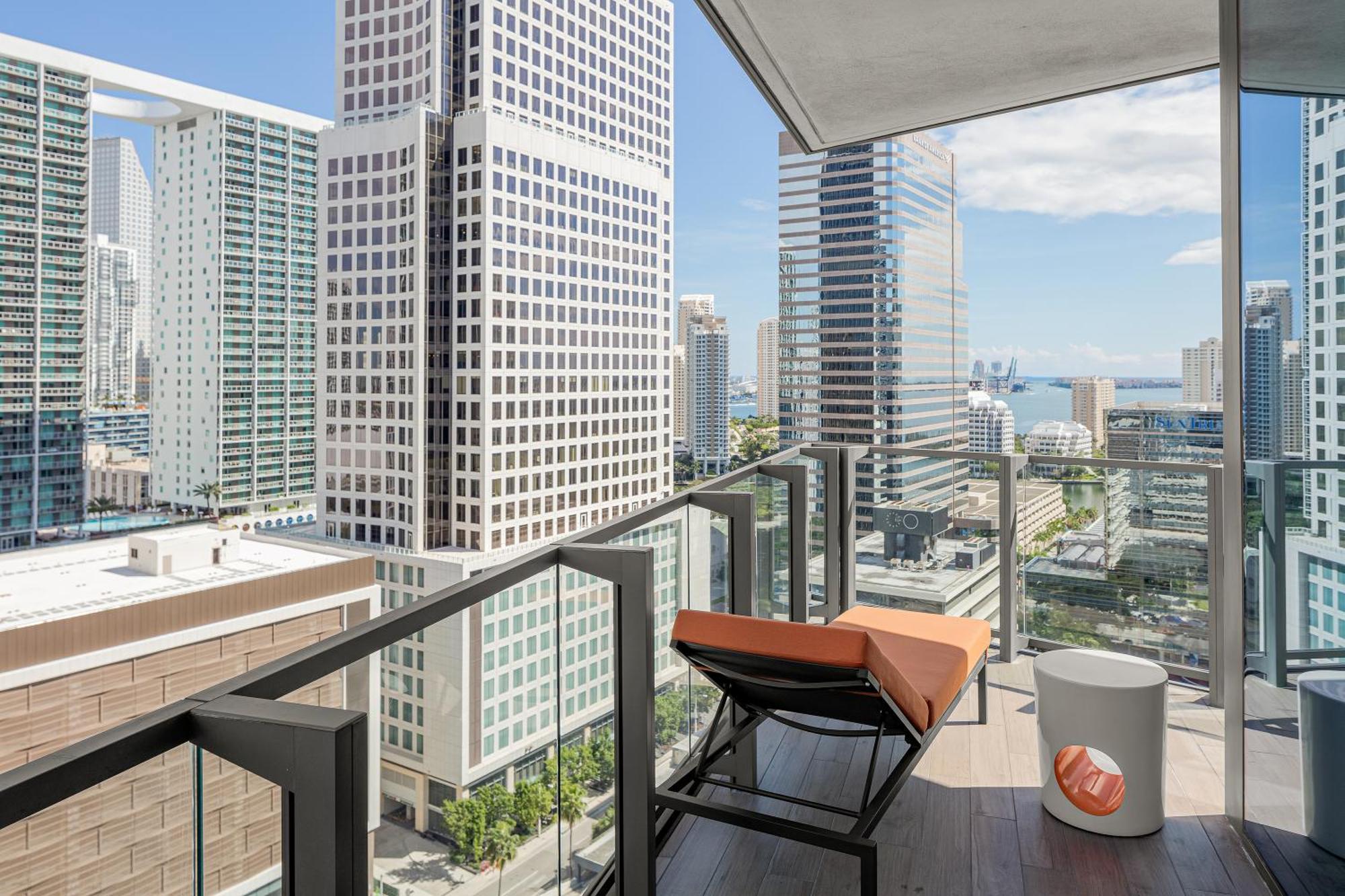 Hotel East 4*
