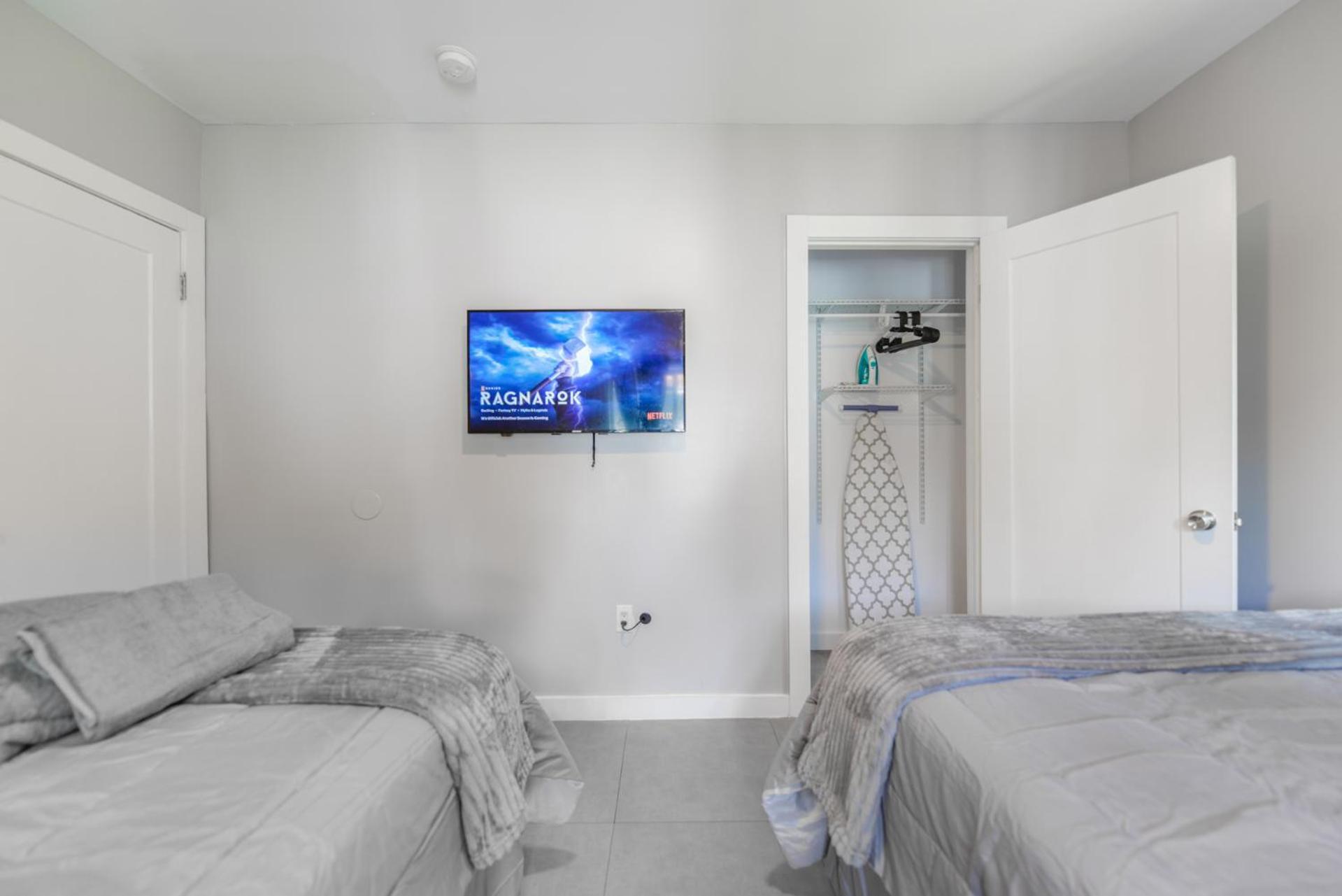 Awesome Duplex On The East Side Of Vakantiehuis *