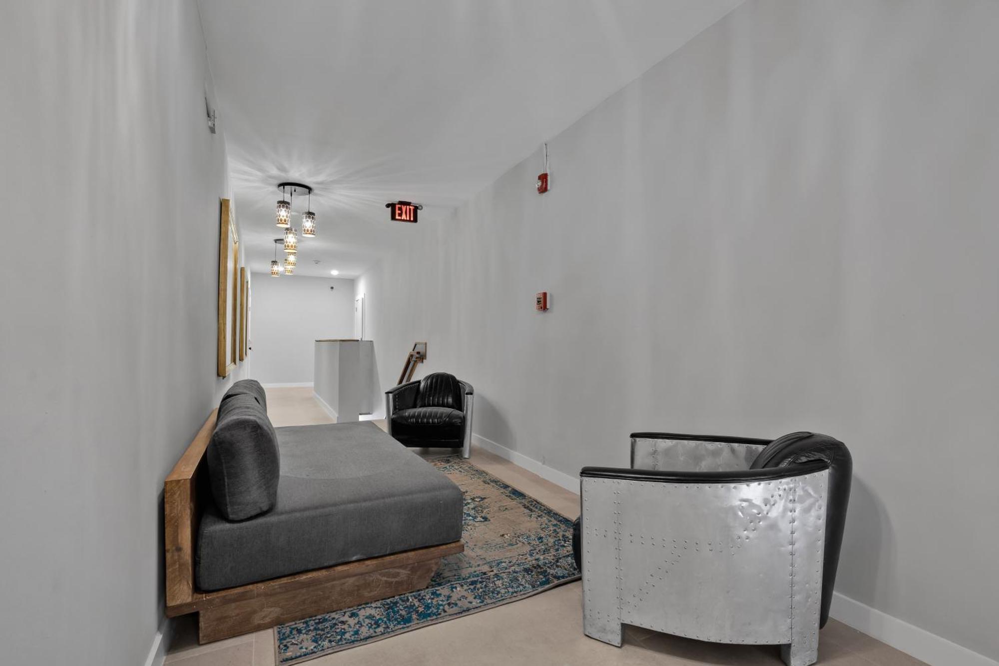 Incredible Comfort: Awesome With Parking *