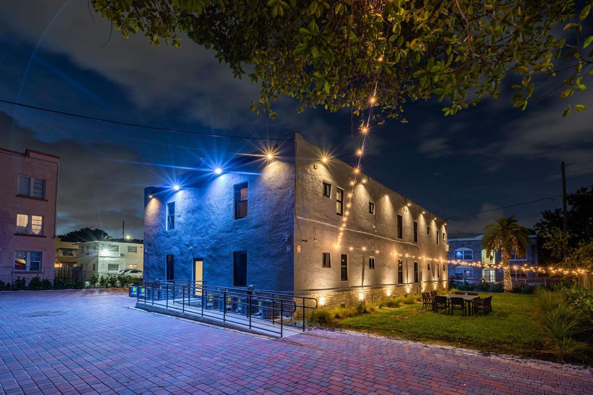 Incredible Comfort: Awesome With Parking Apartment
