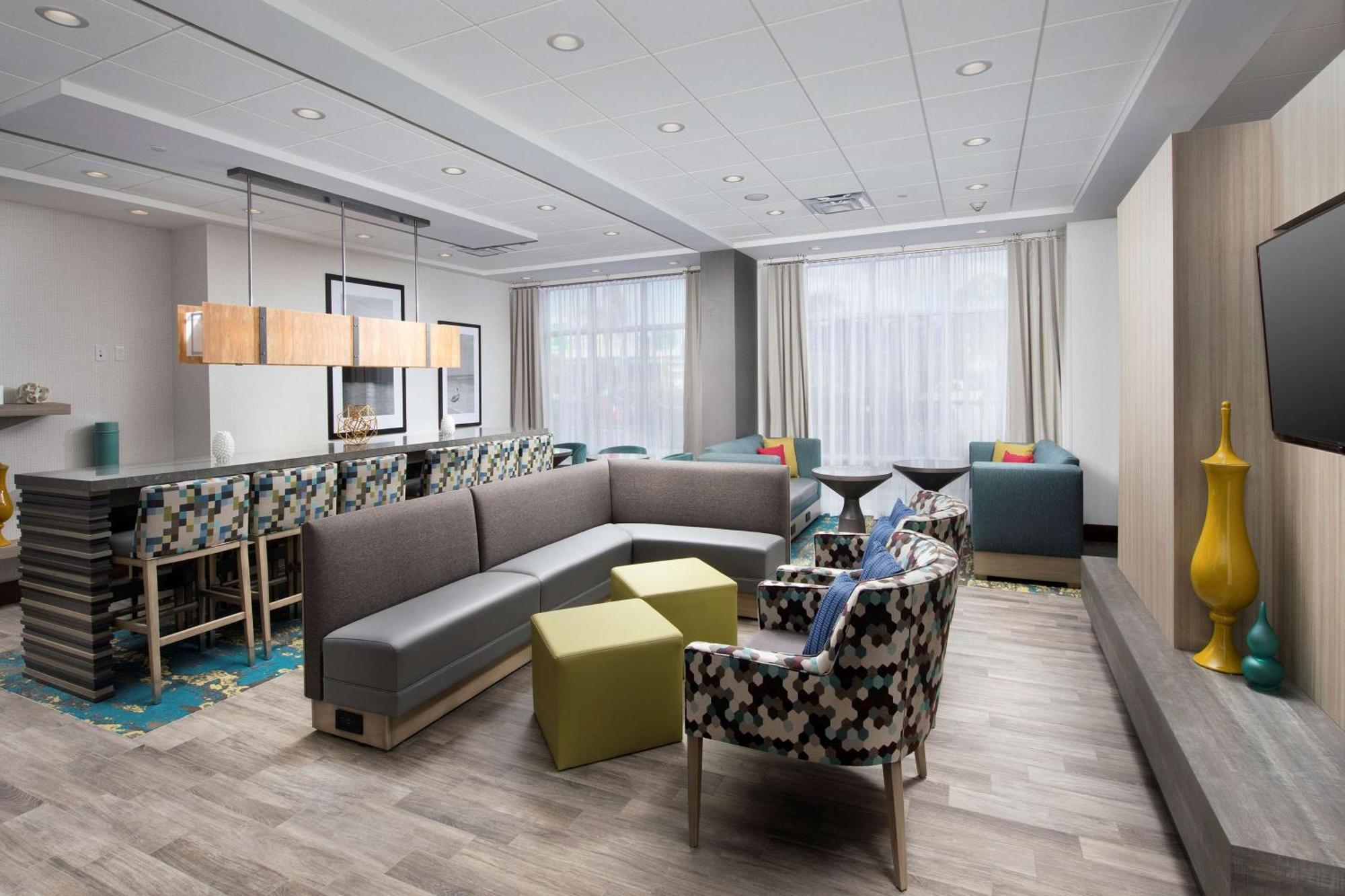 Hotel Hampton Airport East 3*