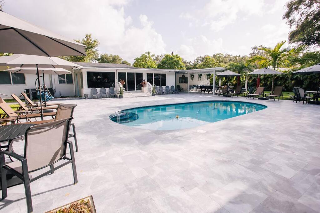 With Outdoor Sauna, Outdoor Bar And Pergola With Games Miami