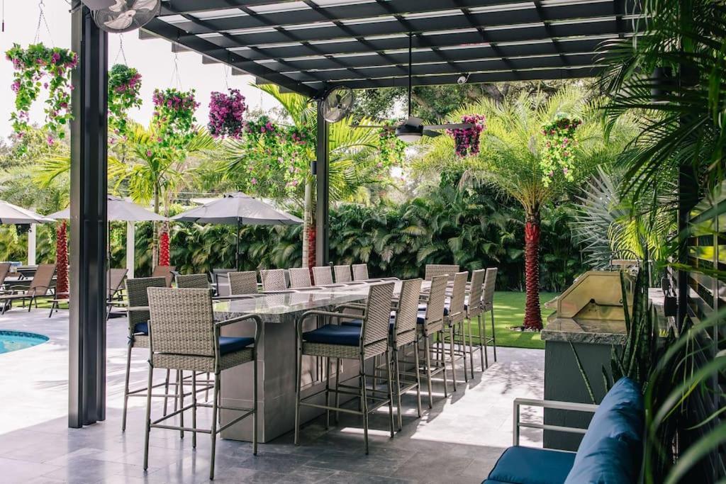 Villa With Outdoor Sauna, Outdoor Bar And Pergola With Games