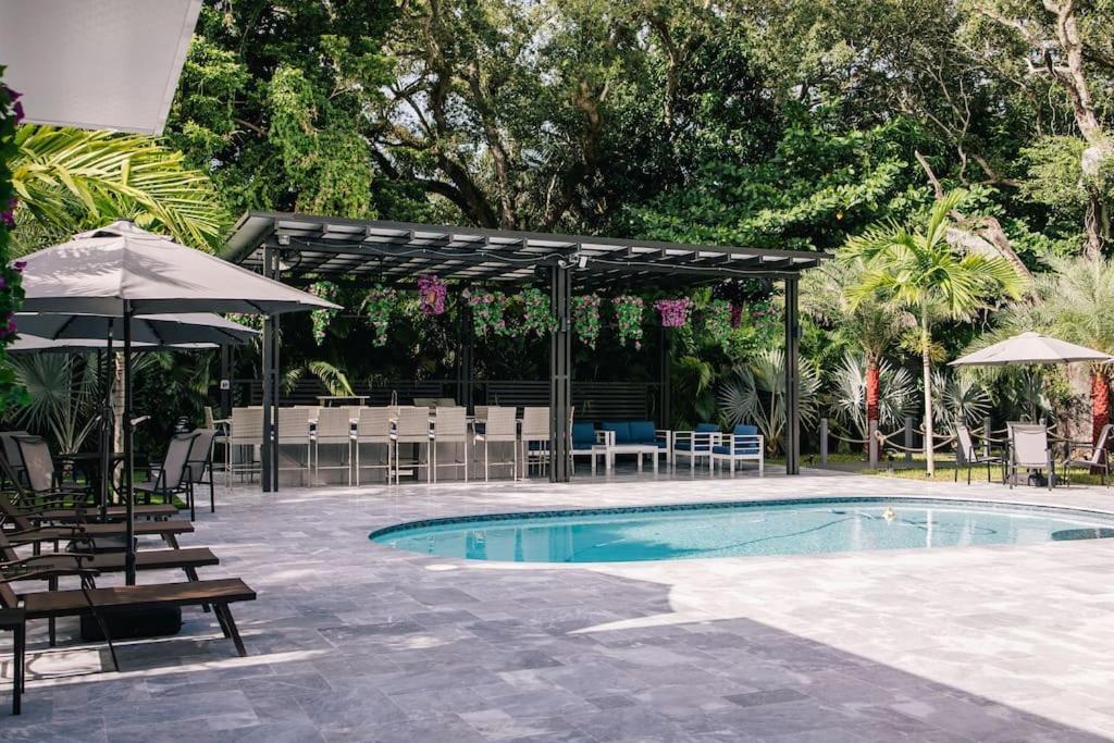 Villa With Outdoor Sauna, Outdoor Bar And Pergola With Games *