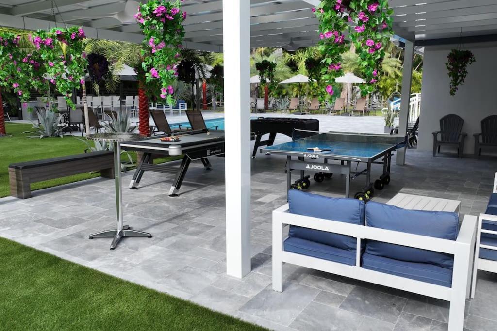 With Outdoor Sauna, Outdoor Bar And Pergola With Games Villa Miami