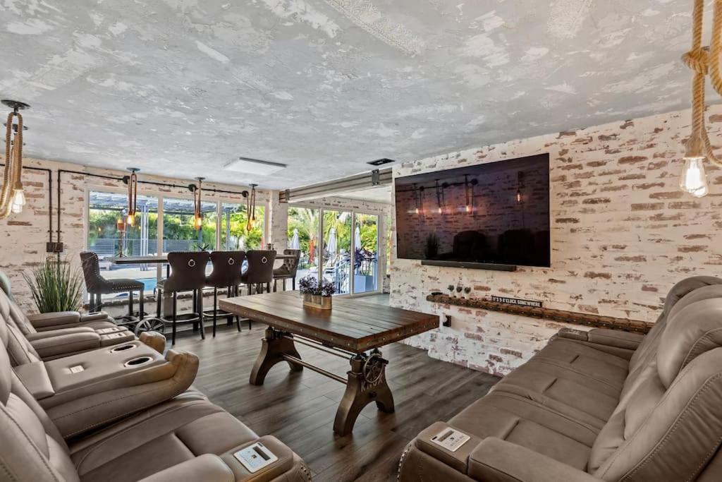 Villa With Outdoor Sauna, Outdoor Bar And Pergola With Games
