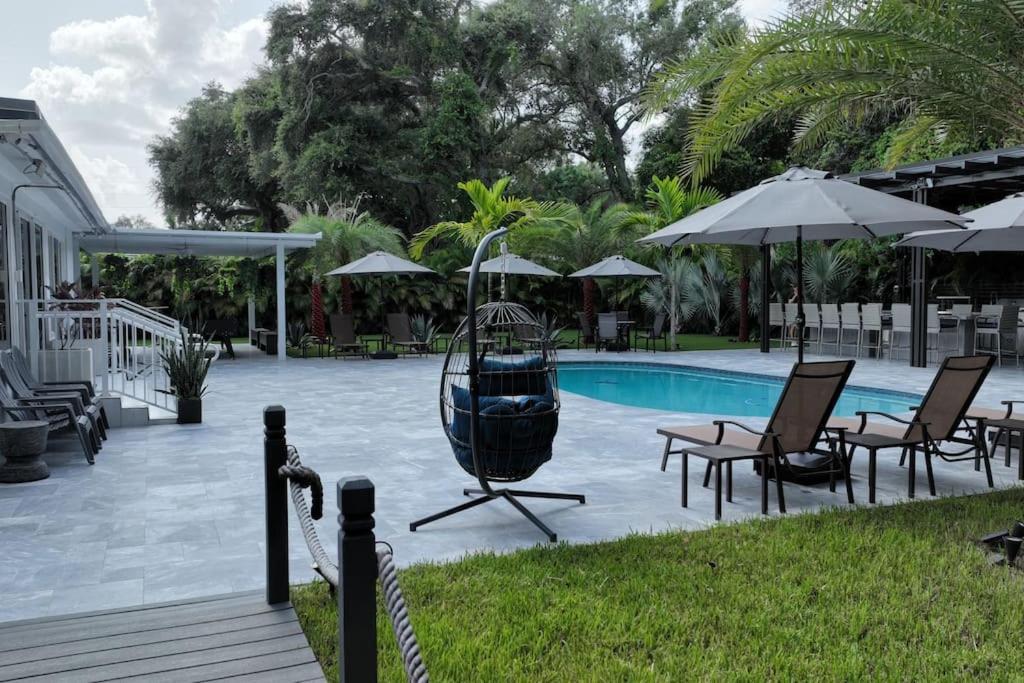 With Outdoor Sauna, Outdoor Bar And Pergola With Games Villa Miami