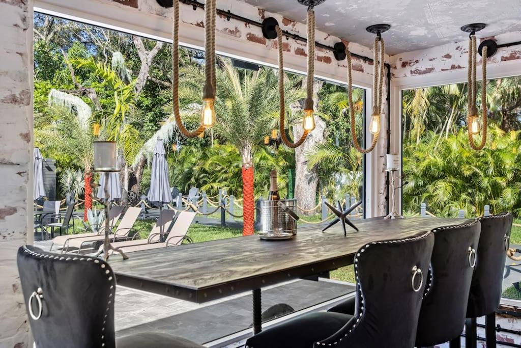 Villa With Outdoor Sauna, Outdoor Bar And Pergola With Games *