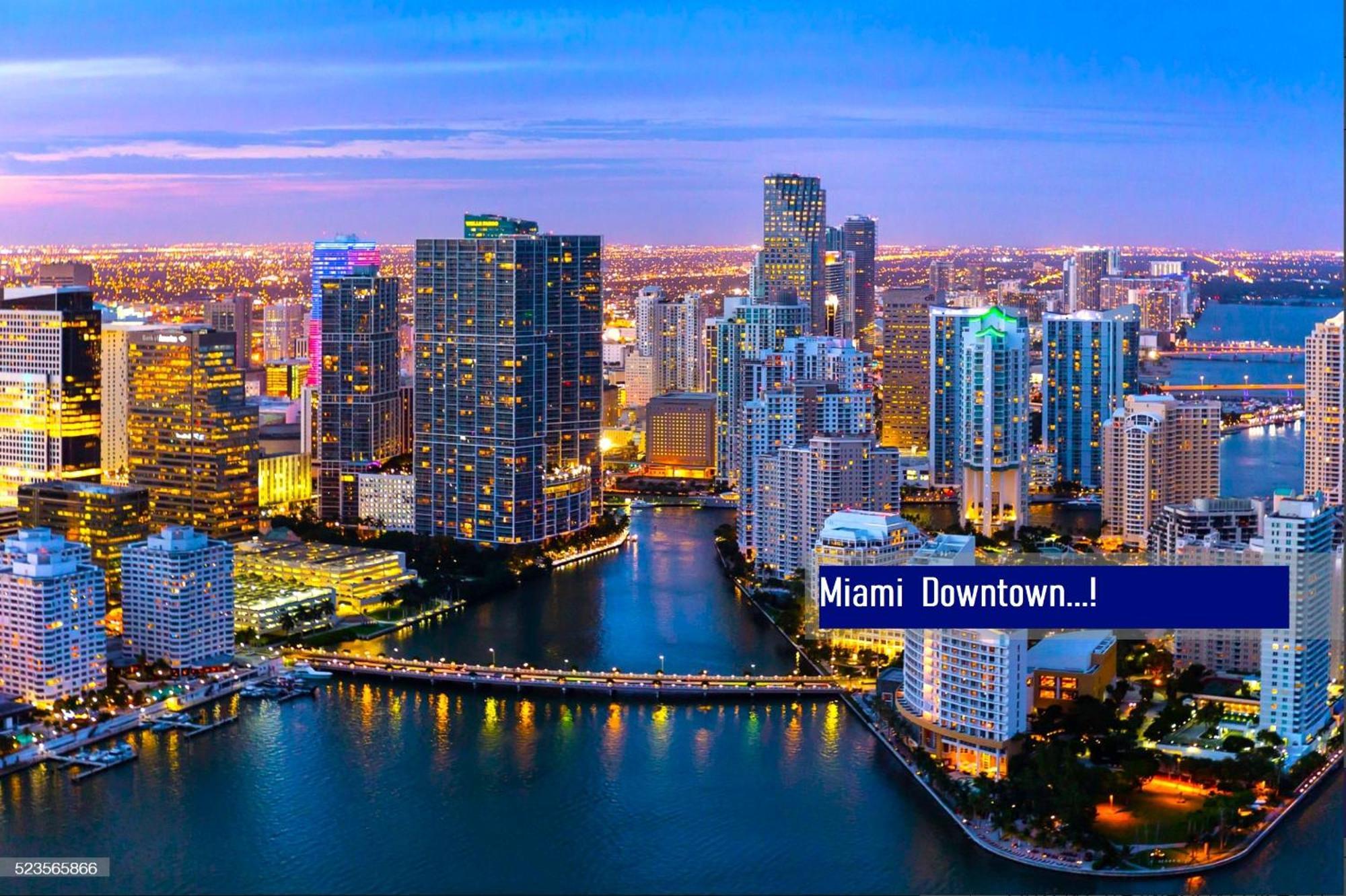 Apartment Experience The Perfect Life!! Centrally Located Luxury Condo! *