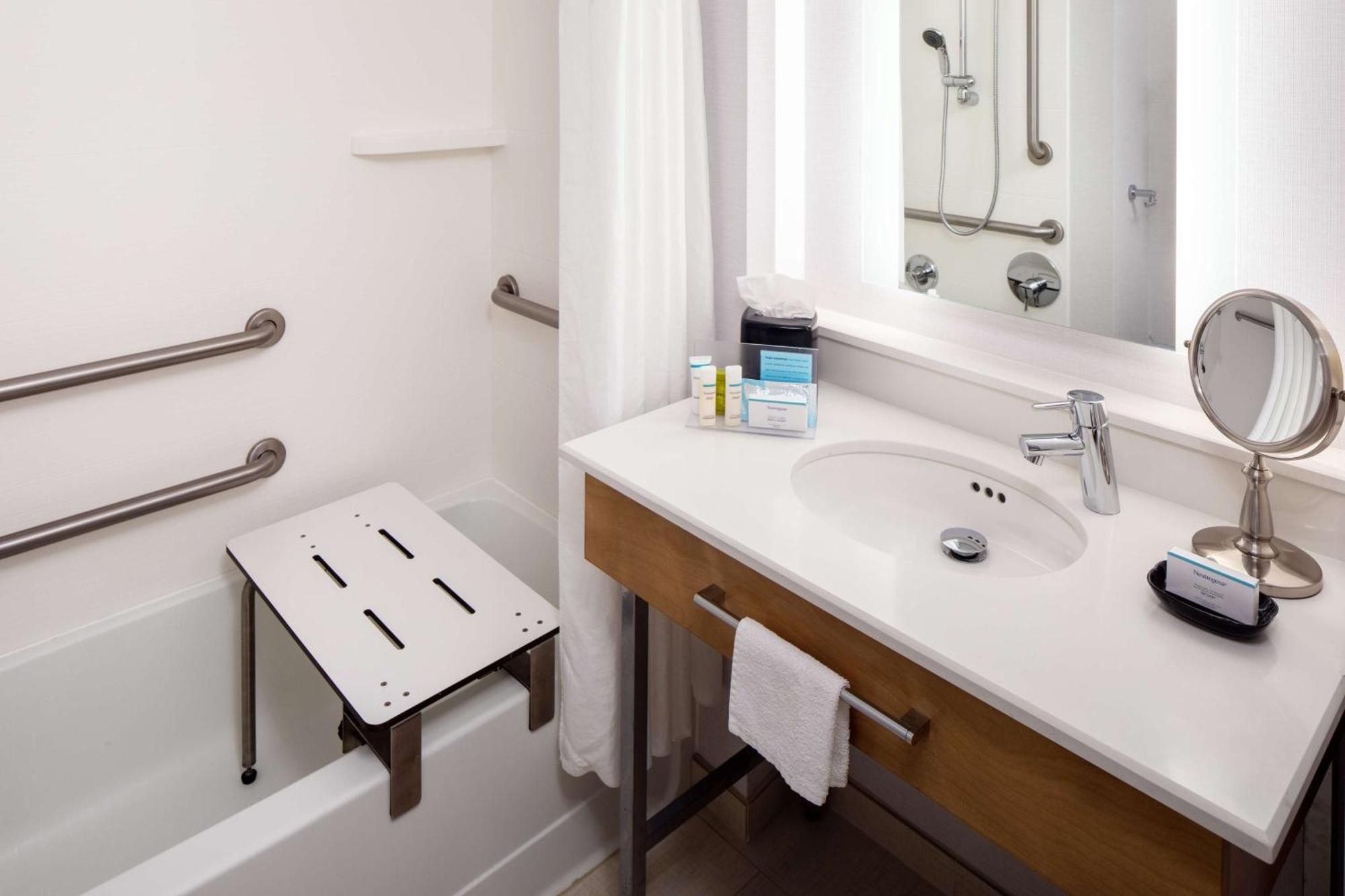Hotel Hampton & By Hilton Downtown/brickell