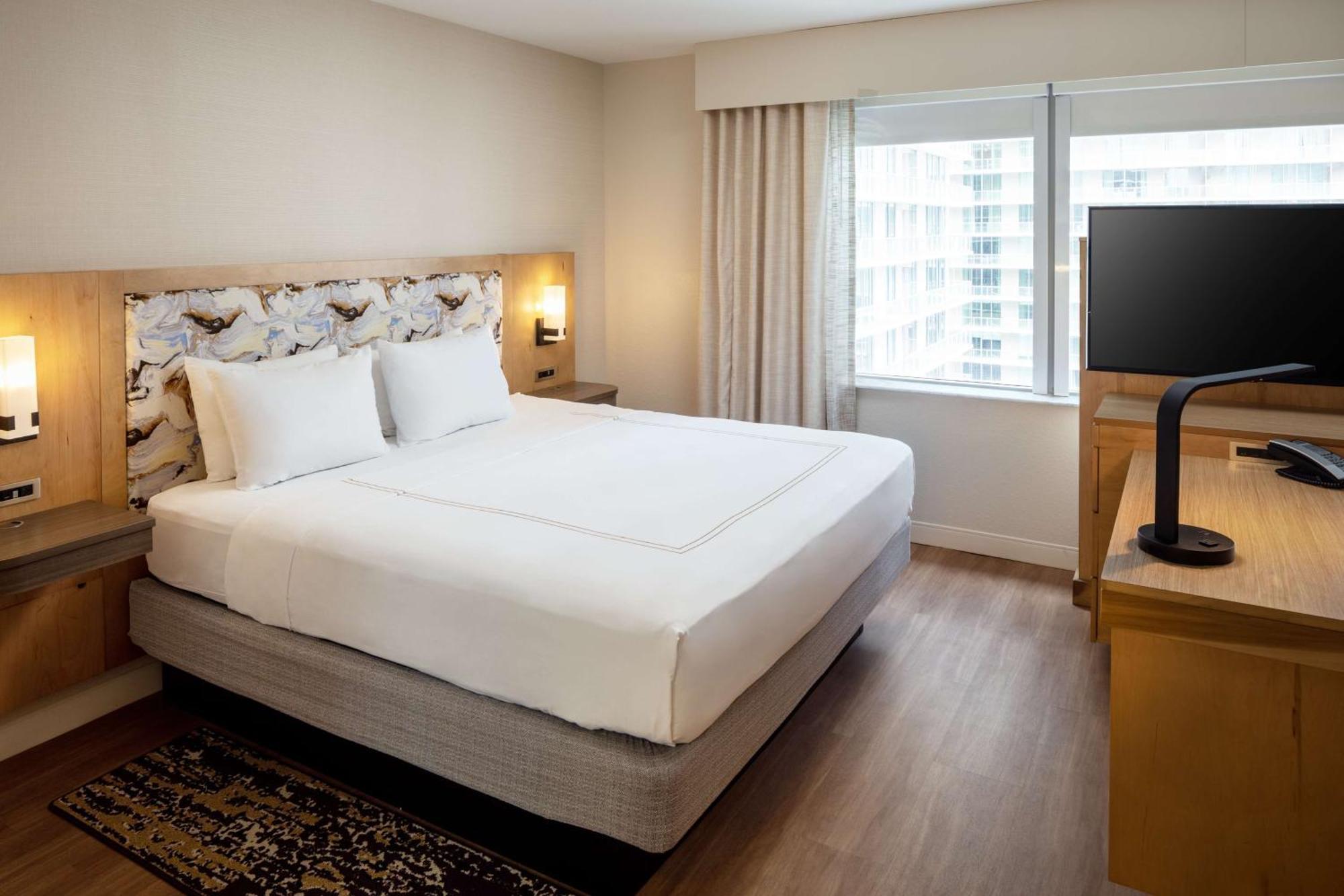Hampton & By Hilton Downtown/brickell Hotel 3*