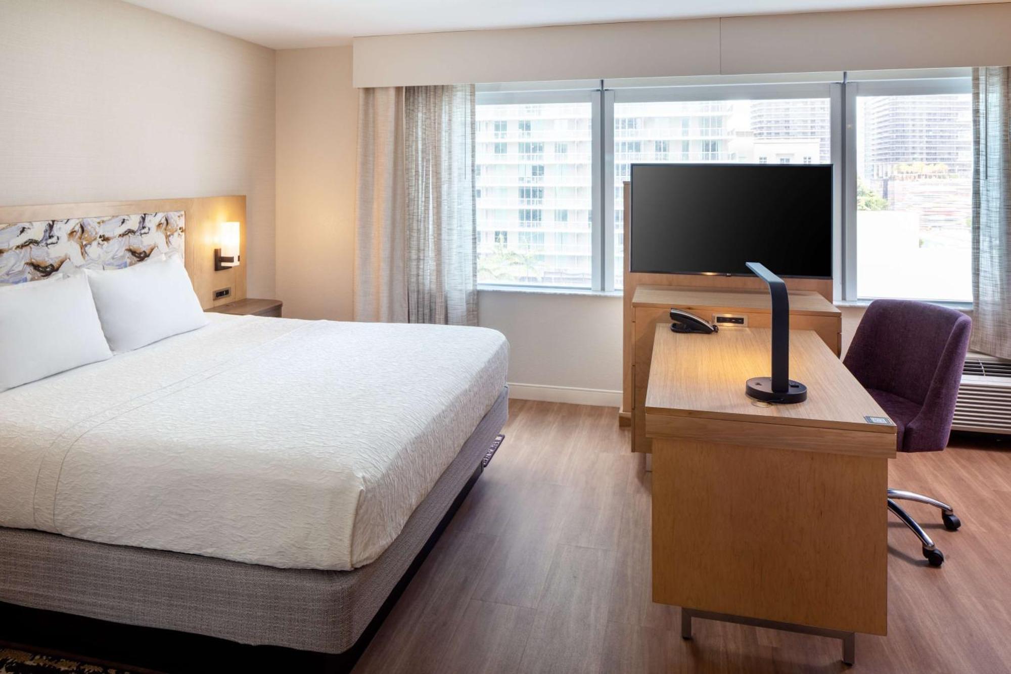 Hampton & By Hilton Downtown/brickell Hotel Miami
