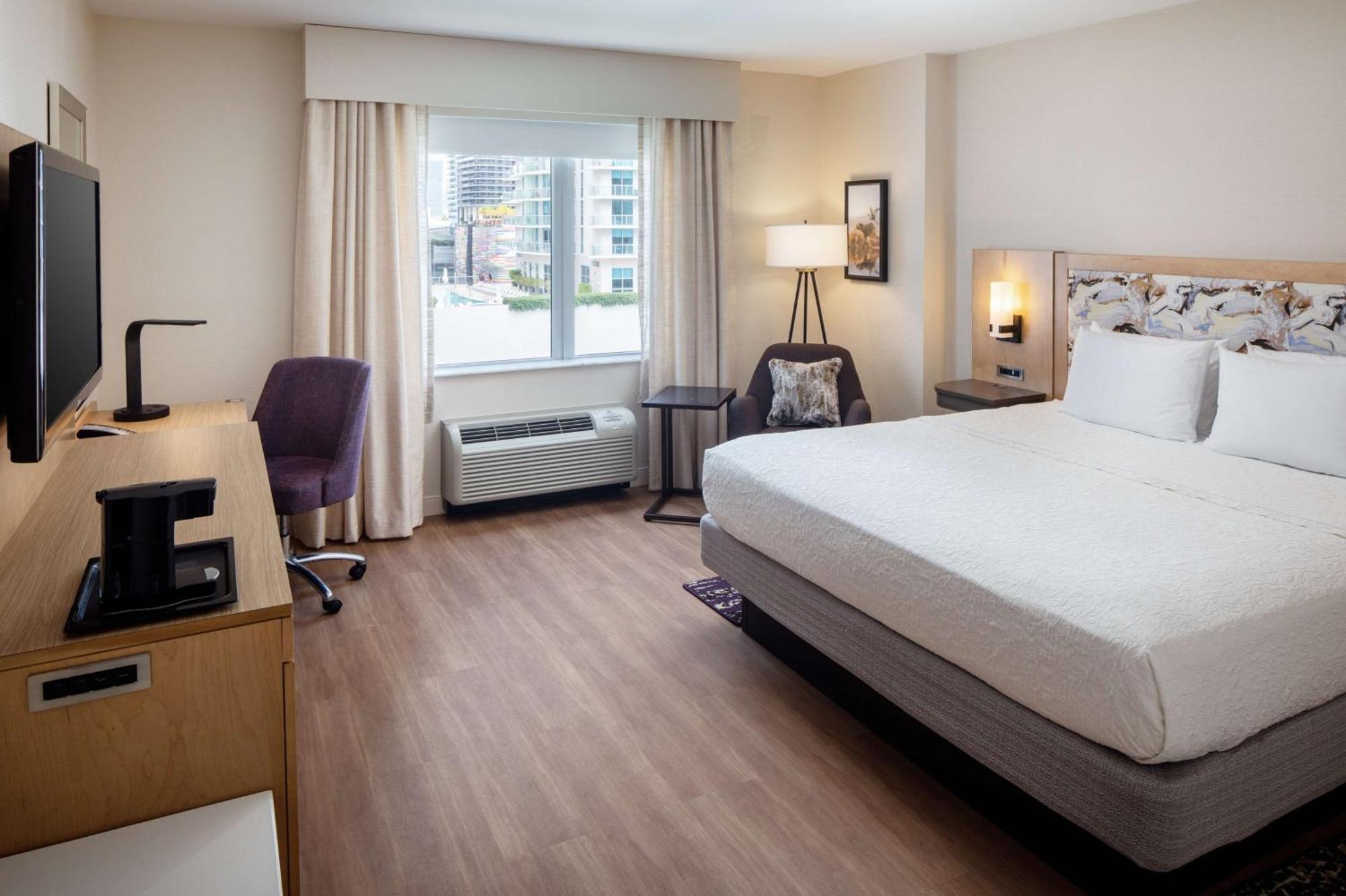 Hampton & By Hilton Downtown/brickell Hotel 3*