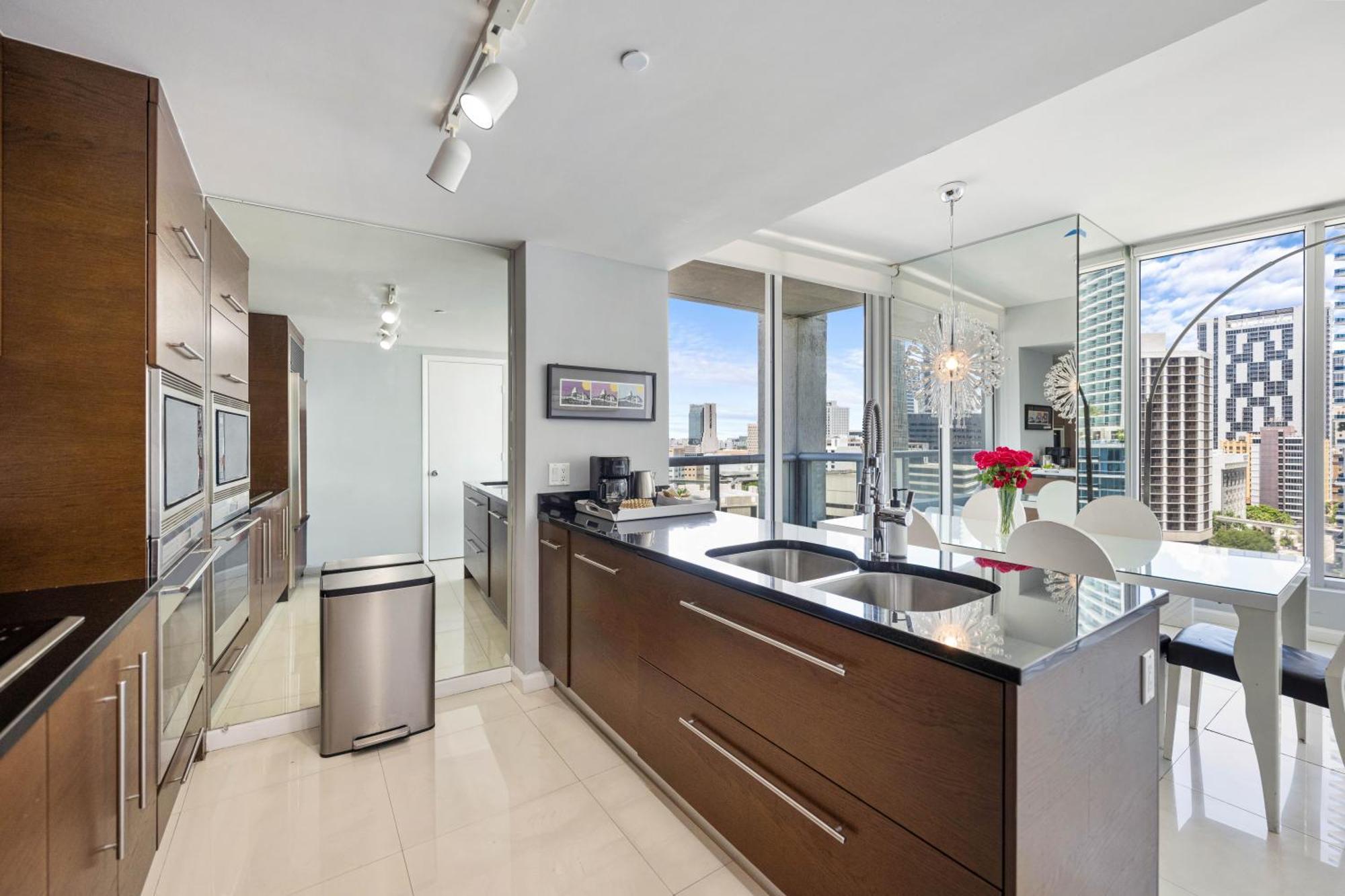 Icon Brickell In Downtown 2bd 2ba *
