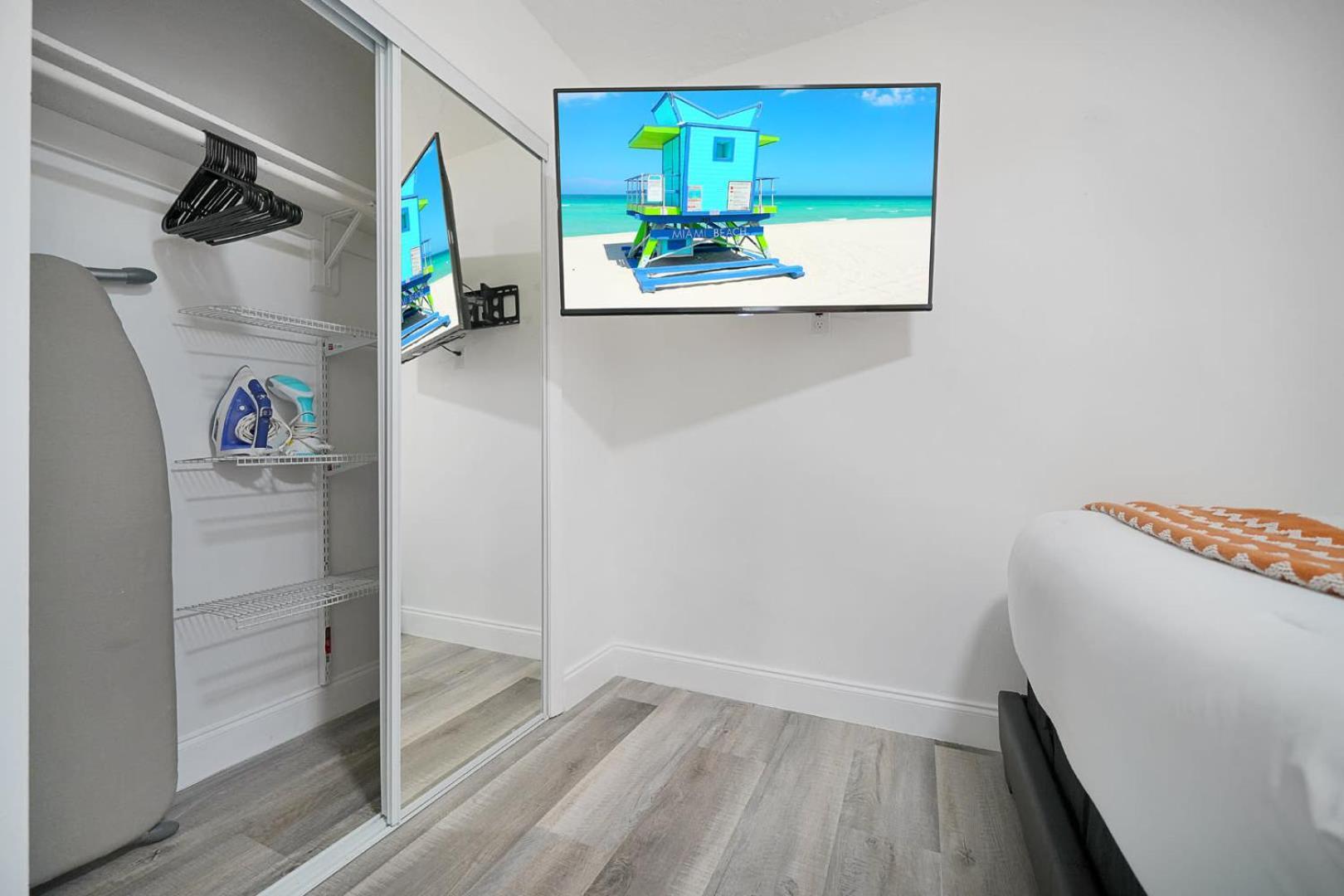 Ferienhaus Vacay Spot Wynwood Jungle Fever Shower Massage Jets, Bbq, Patio Led Vibes, Prime Loc! 6 Blocks Away From Bars, Nite Clubs, Res, Shops