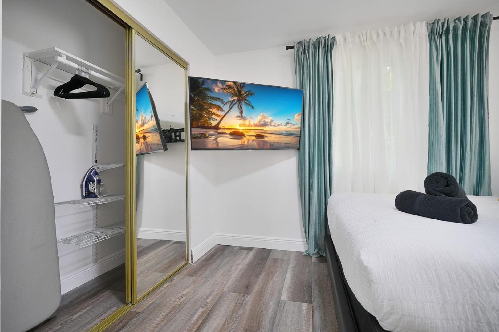 Vacay Spot Wynwood Jungle Fever Shower Massage Jets, Bbq, Patio Led Vibes, Prime Loc! 6 Blocks Away From Bars, Nite Clubs, Res, Shops Ferienhaus *