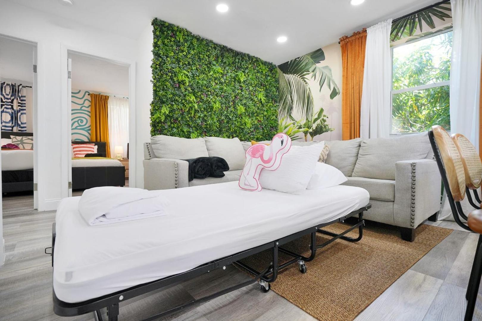 Ferienhaus Vacay Spot Wynwood Jungle Fever Shower Massage Jets, Bbq, Patio Led Vibes, Prime Loc! 6 Blocks Away From Bars, Nite Clubs, Res, Shops Miami