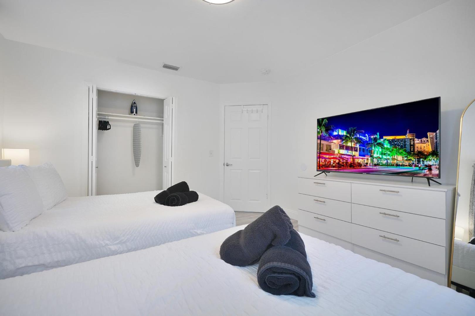 Vacay Spot Wynwood Comfort 2 Kitchen 2 Bbqs Patio Vibes, Prime Loc! 6 Blocks Away From Bars, Nite Clubs, Res, Shops *