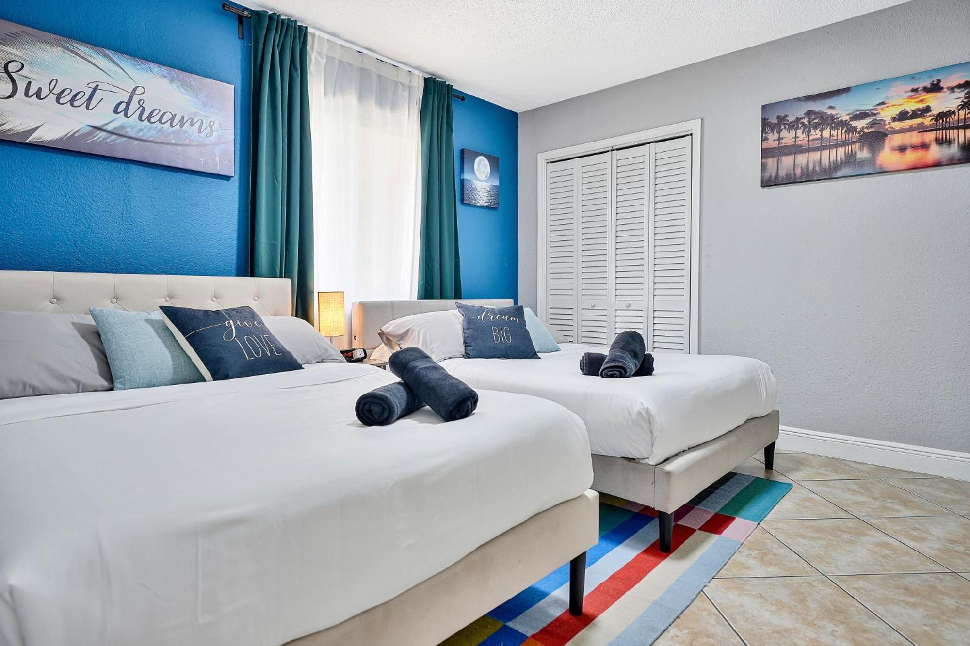 Ferienhaus Vacay Spot Happy Escape 15 Min Massage Shower Prime Loc! 6 Blocks Away From Bars, Nite Clubs, Res, Shops