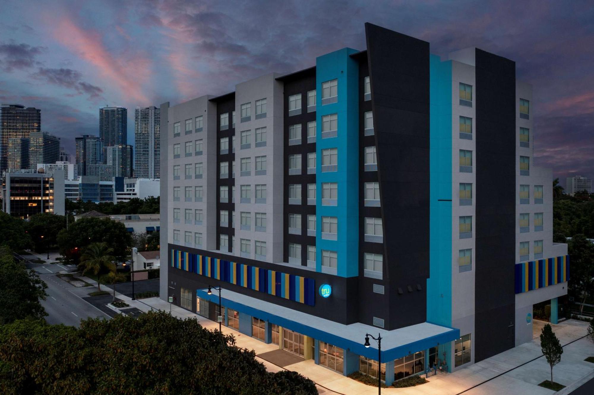 Tru By Hilton West Brickell 3*