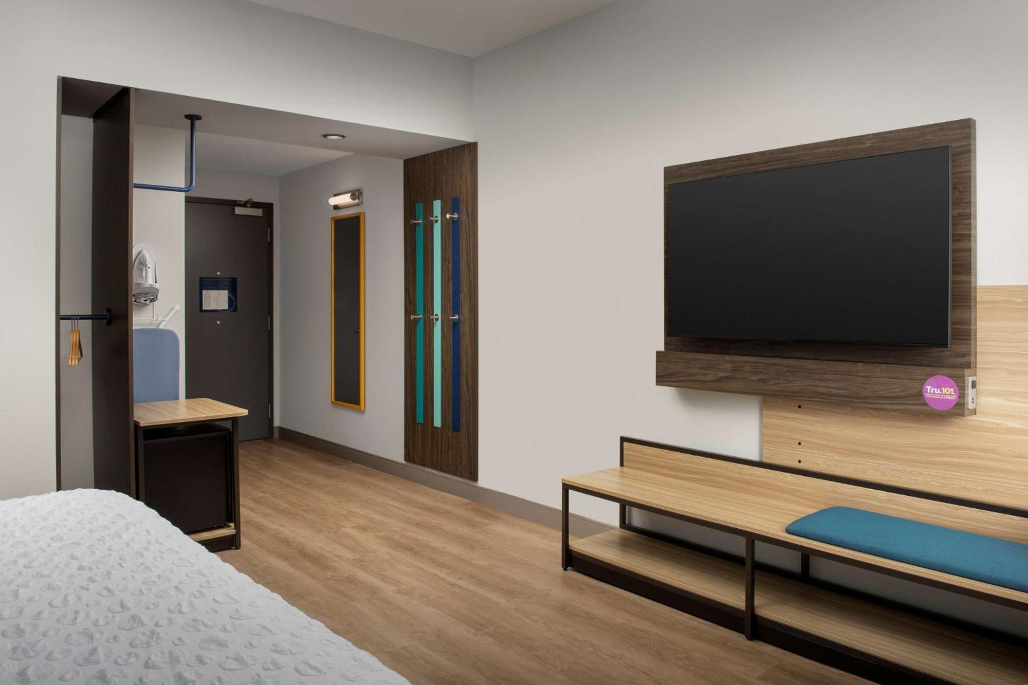 Hotel Tru By Hilton West Brickell 3*