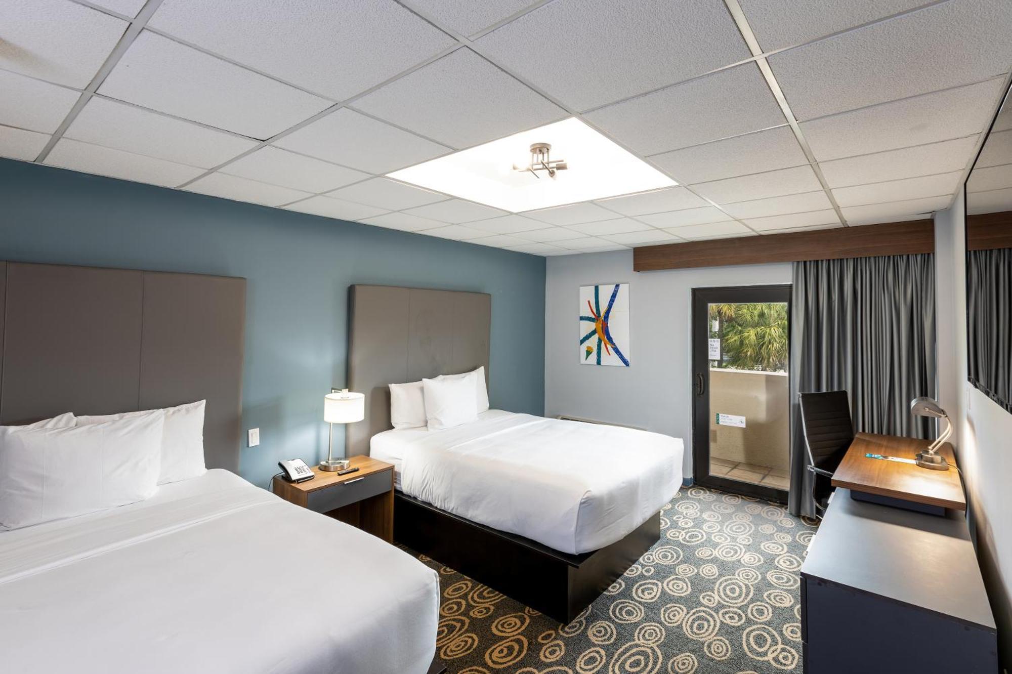 Regency Airport 3*