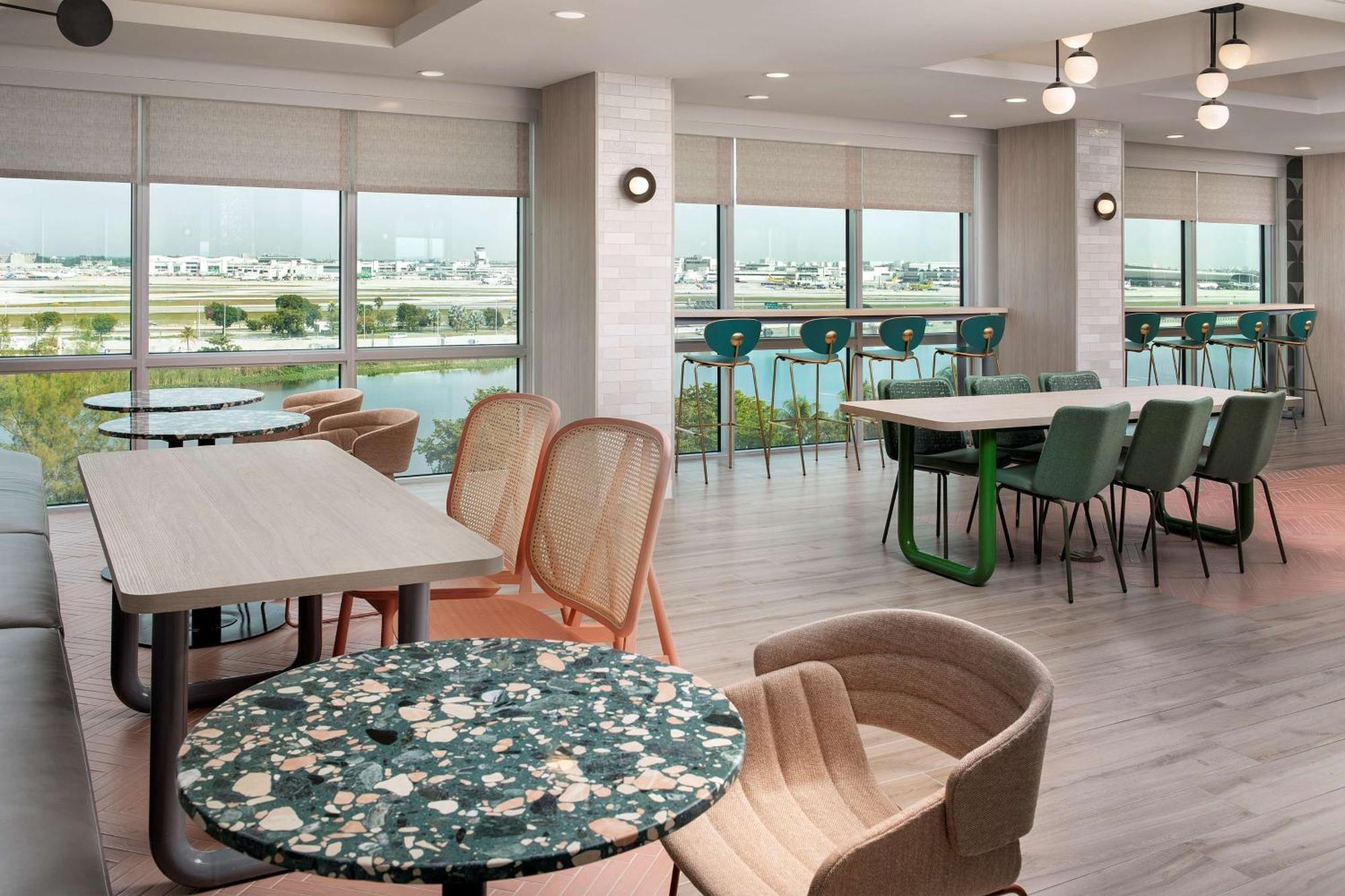 Home2 By Hilton Airport South Blue Lagoon Hotel 3*