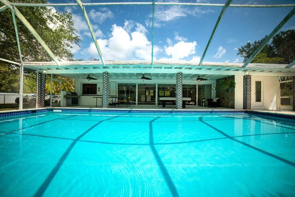 Villa Luxury Village W/pool+grill+minigolf *