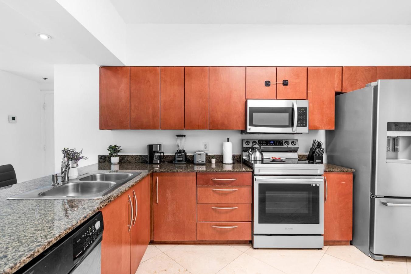 Spacious 2 Bed Unit In Brickell With Free Parking
