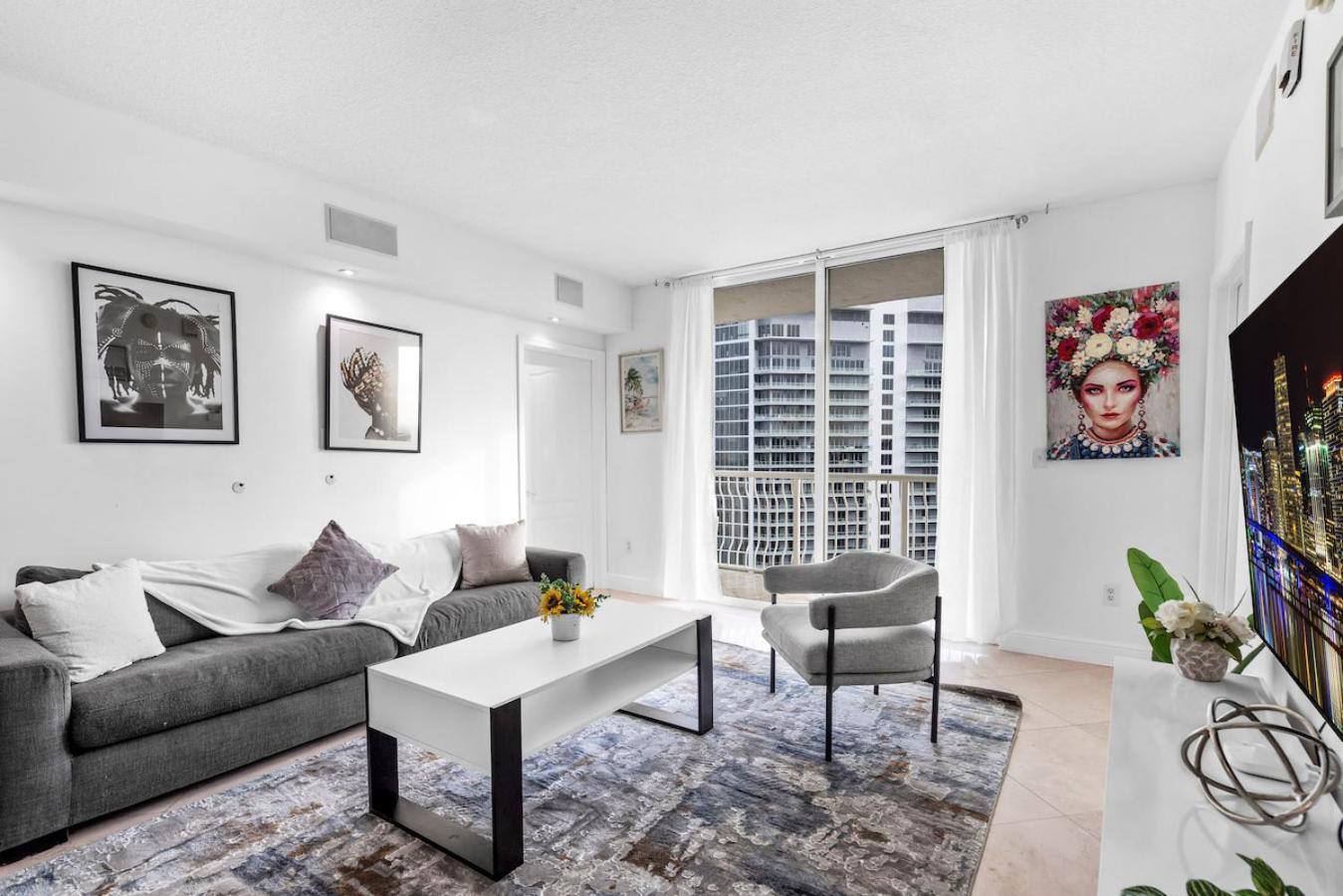 Spacious 2 Bed Unit In Brickell With Free Parking * Miami