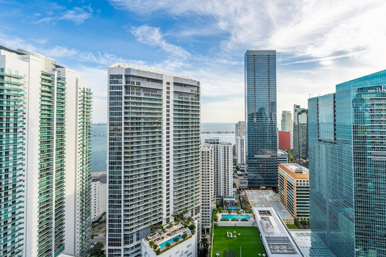 Spacious 2 Bed Unit In Brickell With Free Parking Apartment