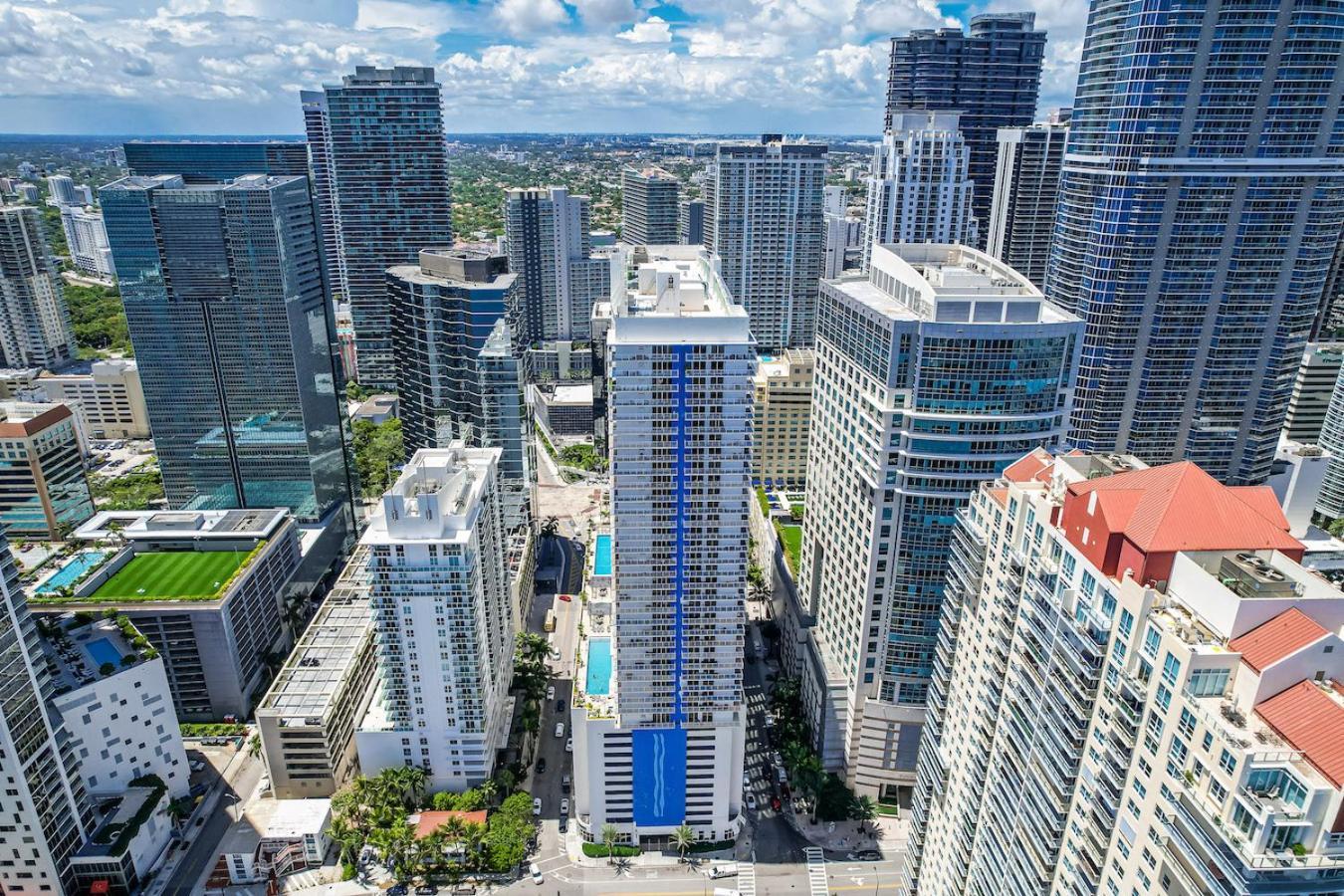 Spacious 2 Bed Unit In Brickell With Free Parking Apartment *