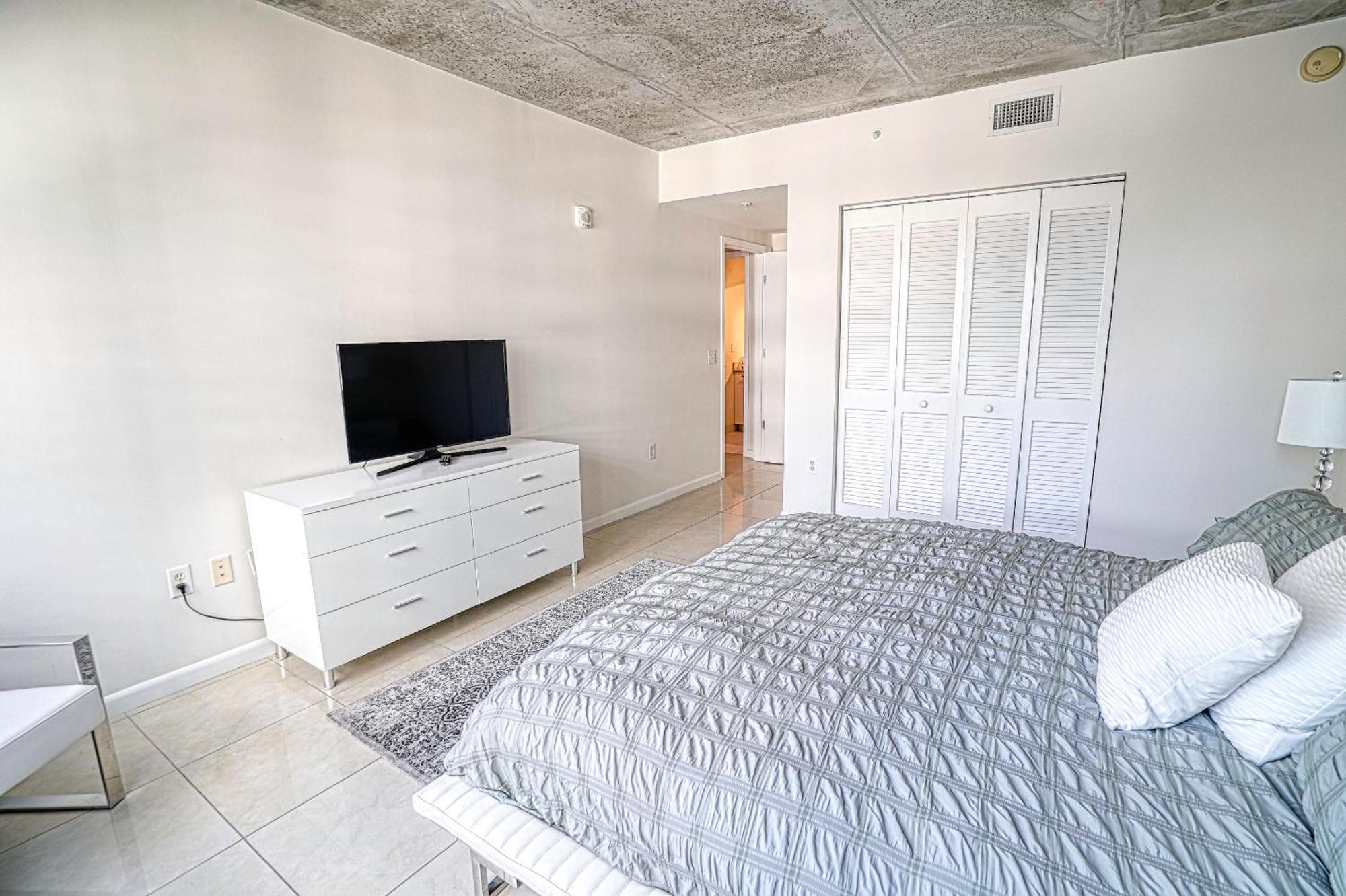Prime Location: Midtown Finest Apartment Miami