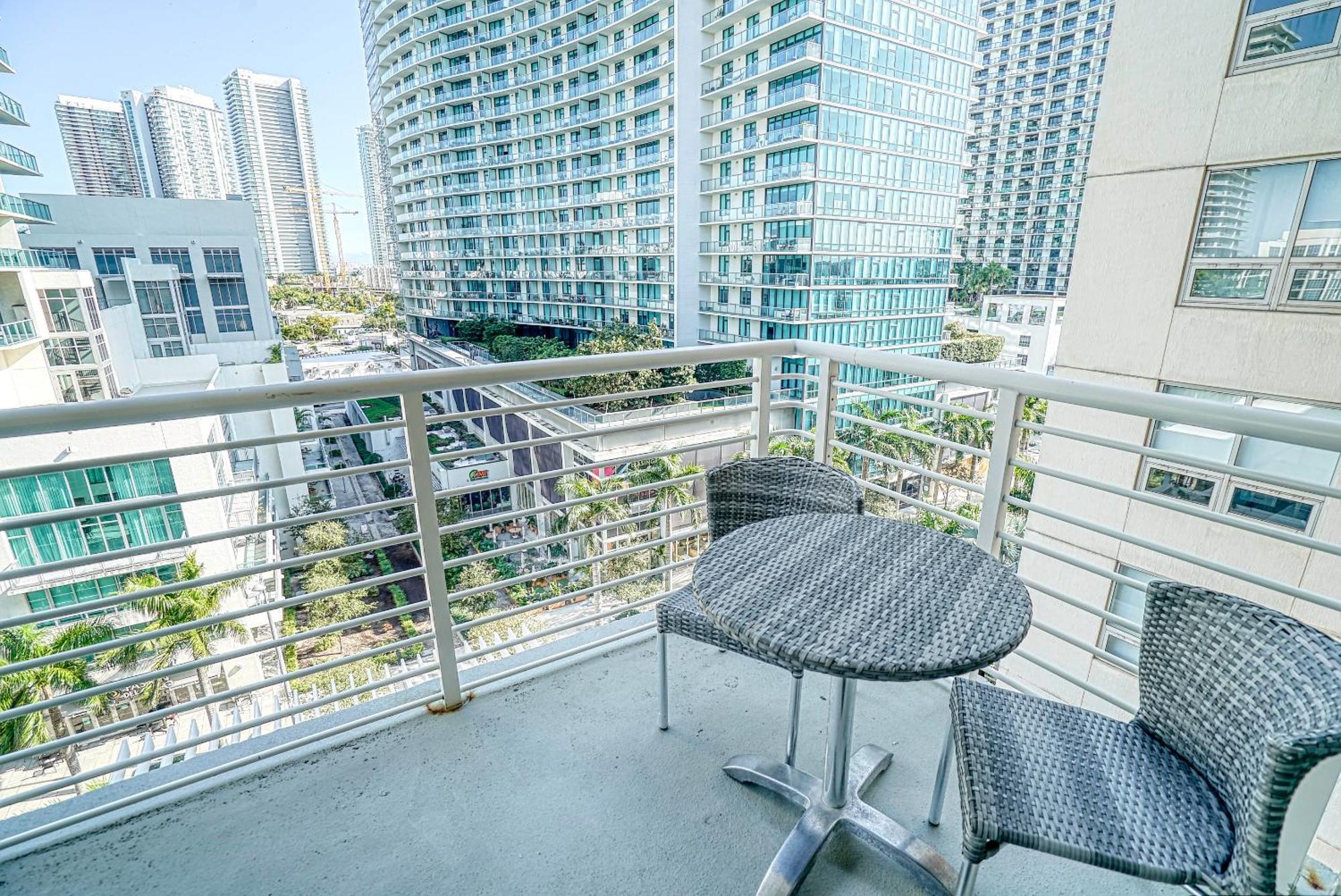 Apartment Prime Location: Midtown Finest